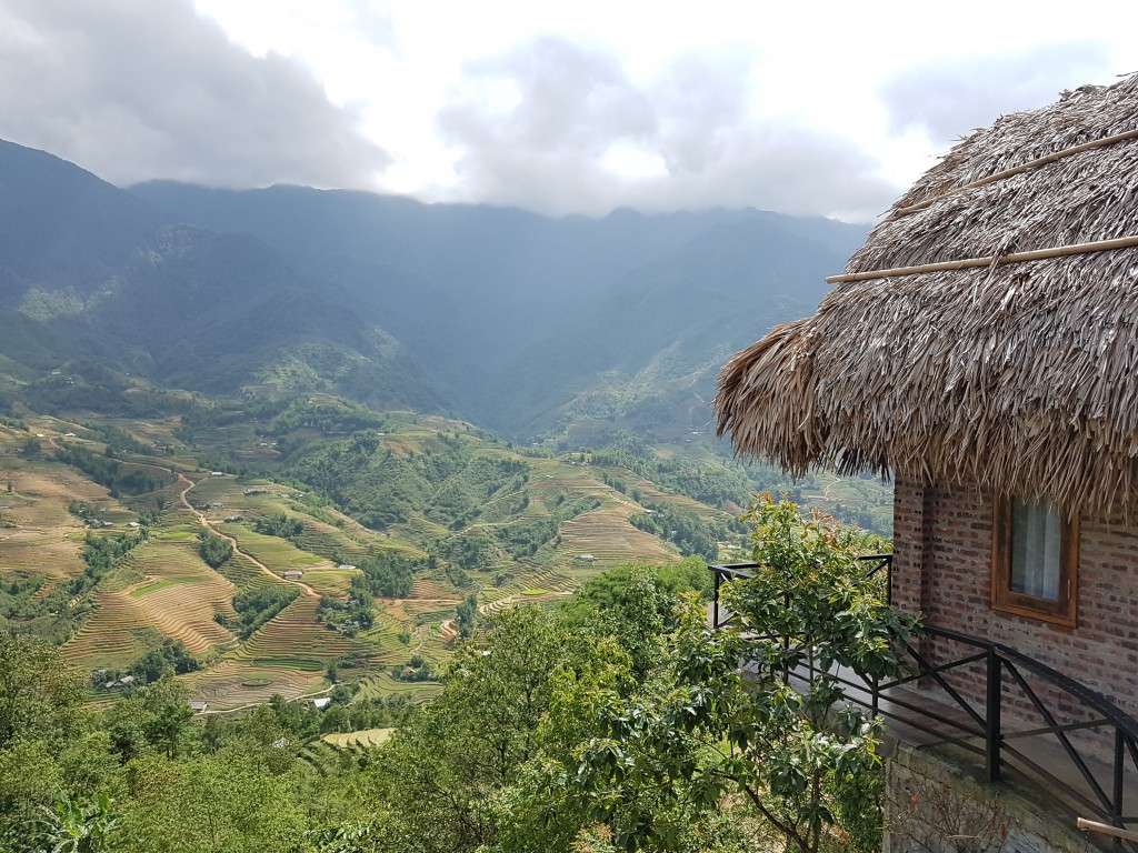 Mái lợp cọ tại Chapa Ecolodge